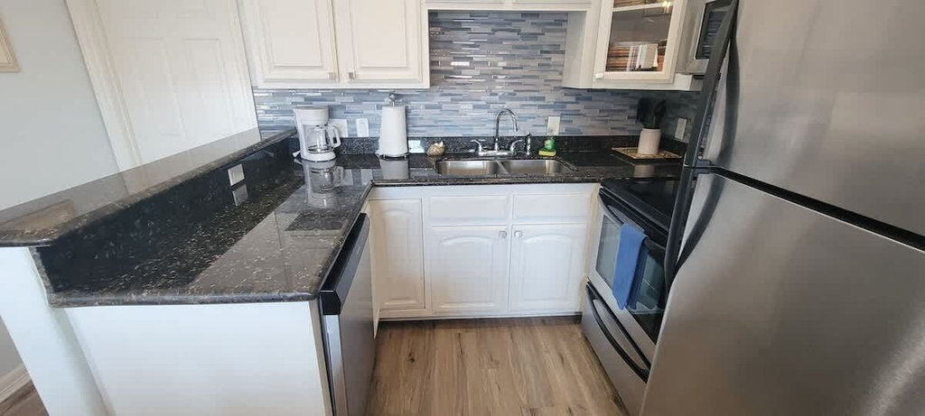 Private kitchen 4, Cora Lee Beachview 2 Bedroom Condo, Cameron