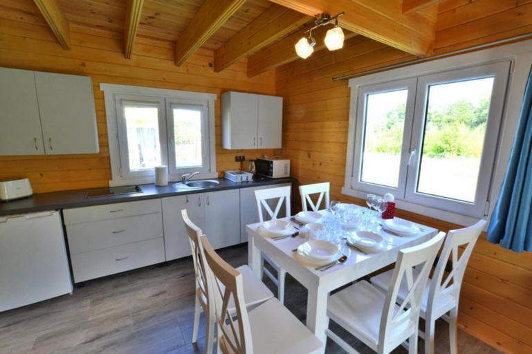 Dining, Comfortable Holiday Homes With a Pool, Kołobrzeg