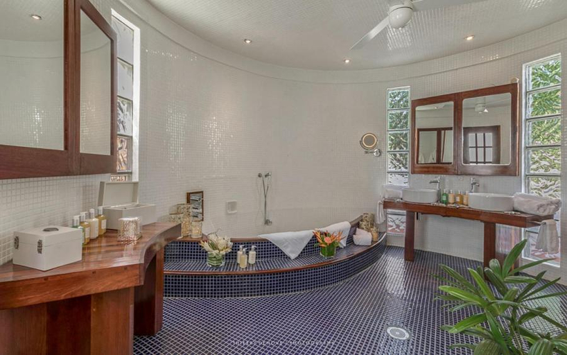 Bathroom, Mount Hartman Bay Estate Private Resort