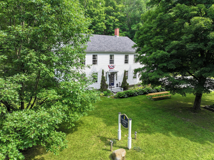 Others 5, Chipman Inn, Addison