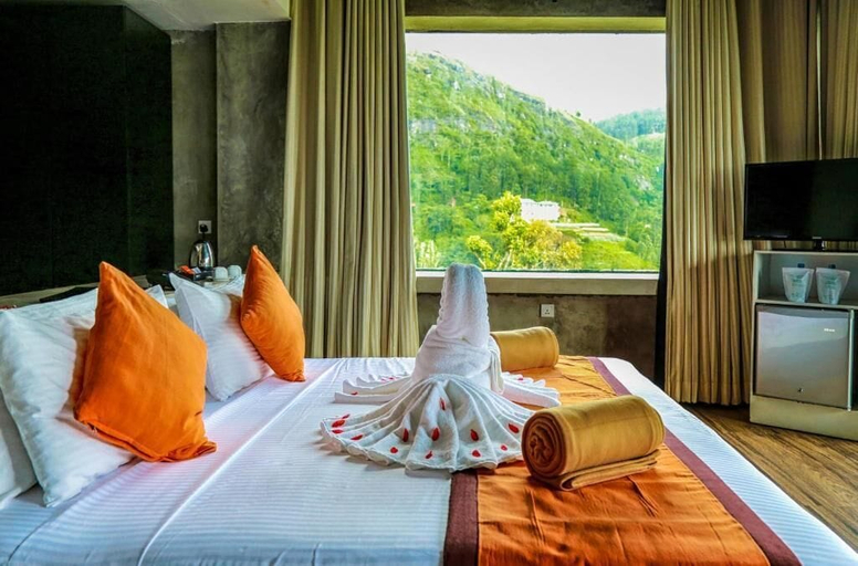 Bedroom 3, Oak Ray Tea Bush, Kothmale