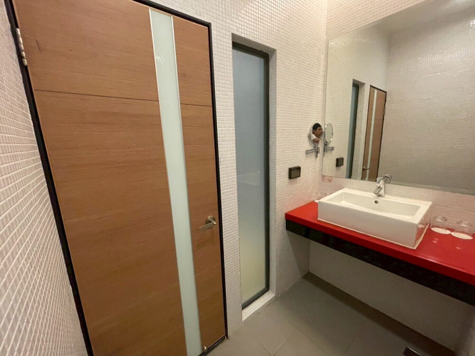 Bathroom 5, Zhida Craft Service Guest House, Nantou
