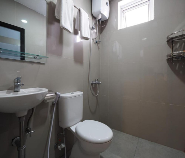 Bathroom 5, NEW HOTEL GENTALA, Medan