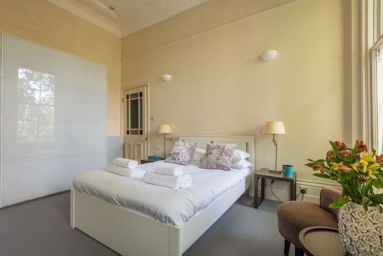 Bedroom 3, A Grand Passion, London