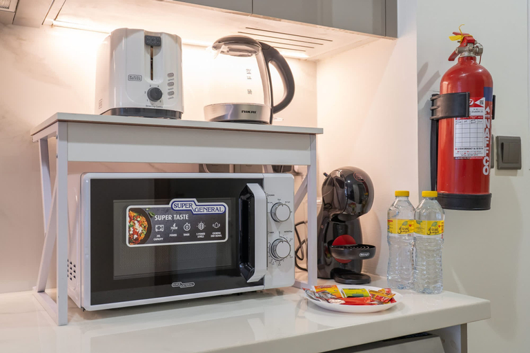 Room 4, Stylish Studio Retreat in Riviera 33 Near Downtown, Dubai