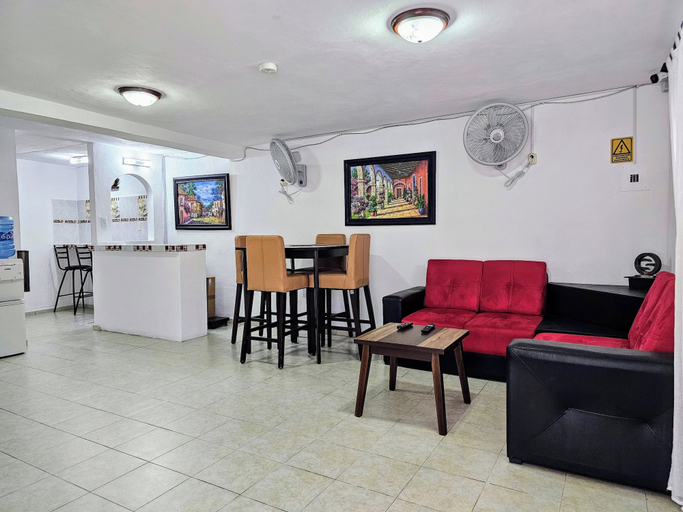 Others 5, Book & Sleep 44, Isla Mujeres