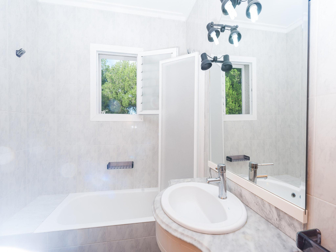 Bathroom 3, Villa Sa Marina figuemar - Villa With Pool, Baleares
