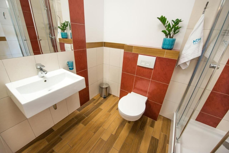 Bathroom 4, Ach Mazury Stanica Mikołajki, Mrągowo