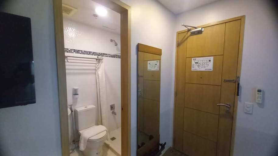 Bathroom 3, 1010 Hotel, Muntinlupa
