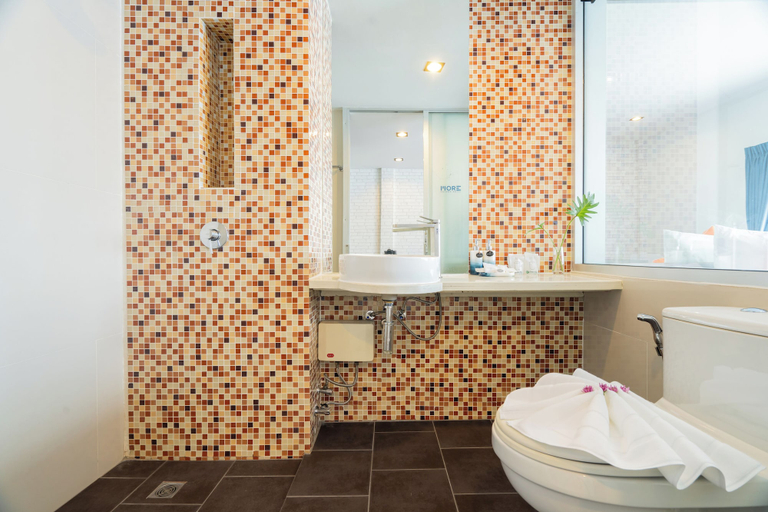 bathroom 14