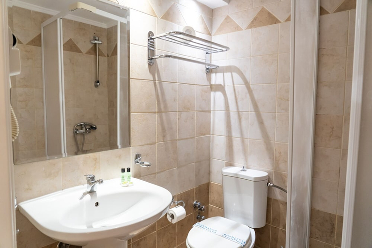 Bathroom 4, Four Seasons Hotel, Attica