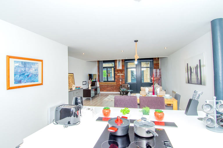 Interior 3, New Apartment - Sleeps 4 - Parking - City Centre, Bradford