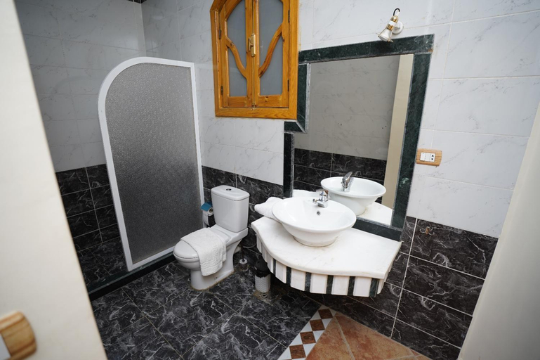 Bathroom 4, Morning Star Apartment, Luxor