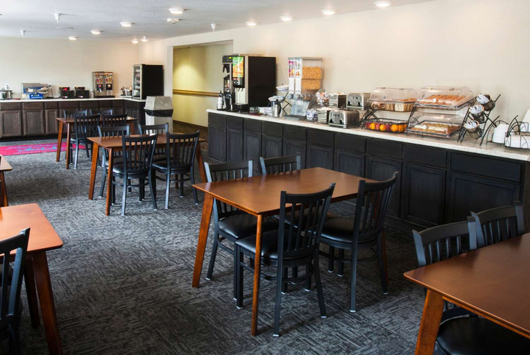 Food & Drinks 4, Baymont By Wyndham Keystone Near Mt. Rushmore, Pennington