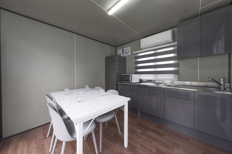 Room 4, Gangneung Pinehill Park Pension&caravan, Gangneung