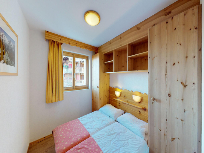 5, Spacious Apartment With Balcony, Conthey