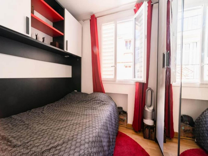 Bedroom 2, Superb Bright Apartment, Paris