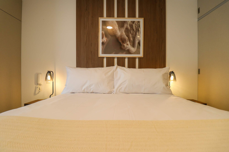 Room 5, w Exceptional 2BR With Balcony in San Isidro, Lima