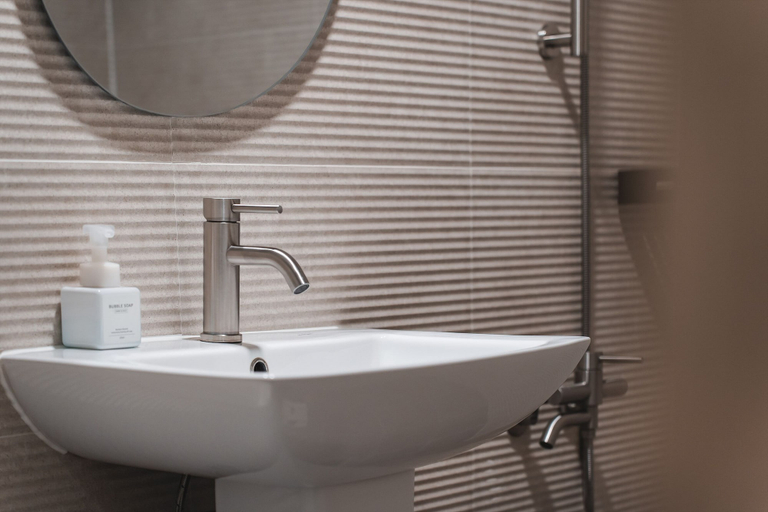 Bathroom 4, Gyeongju Hotel Gonggan, Gyeongju