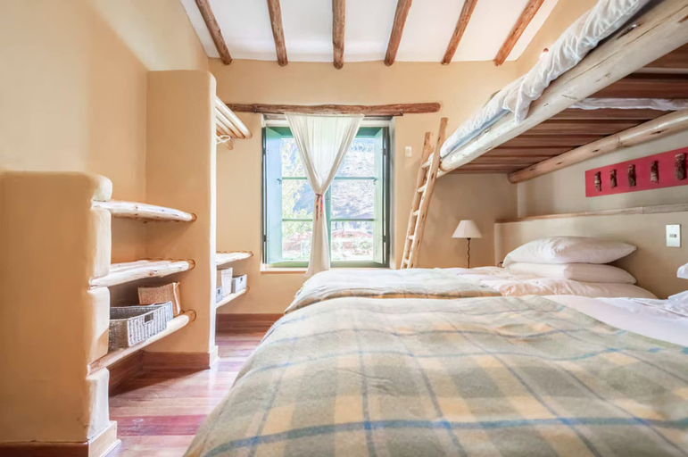 Room 4, w Peaceful 4BR Villa With Nature View, Calca