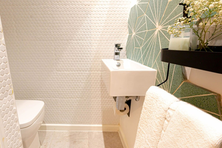 Bathroom 4, Old Town Trinity Apt No 4 By Adliv, Kent