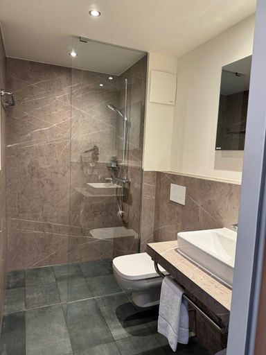 Bathroom 4, Highway Hotel, Emmendingen