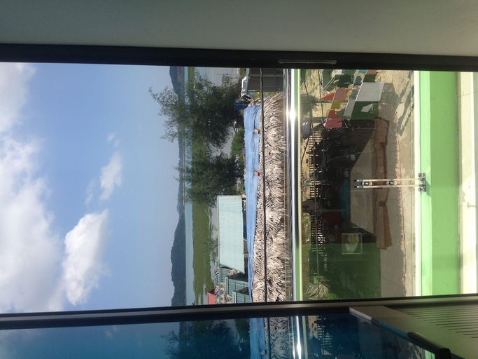 Others 5, Tham Giap Hotel, Cô Tô