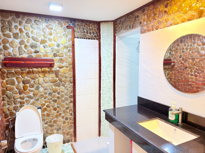 Bathroom 5, Doublegem Beach Resort and Hotel, El Nido