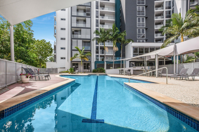 Pool 3, Lakeside Family Oasis With Pool, Gym and Balcony, Gold Coast
