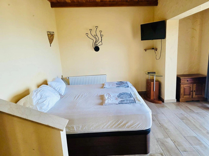 5, Charming villa with private garden, Alicante