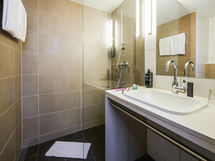 Bathroom 5, ibis Styles Singen, Konstanz
