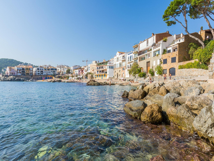 2, Apartment in Llafranc by the Beach, Girona