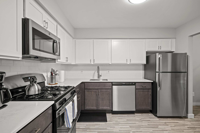 Room 3, Family Friendly 2BR 2BA in the City
