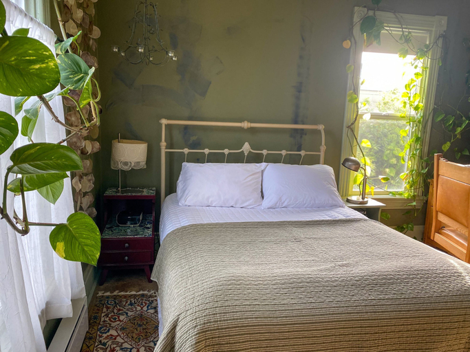 Room 3, Victorian on Garden Best Location in Town, Whatcom