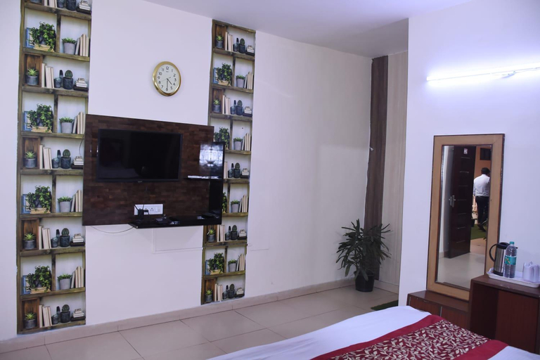 Bedroom 2, Hotel Rajhans Regency Meerut, Meerut