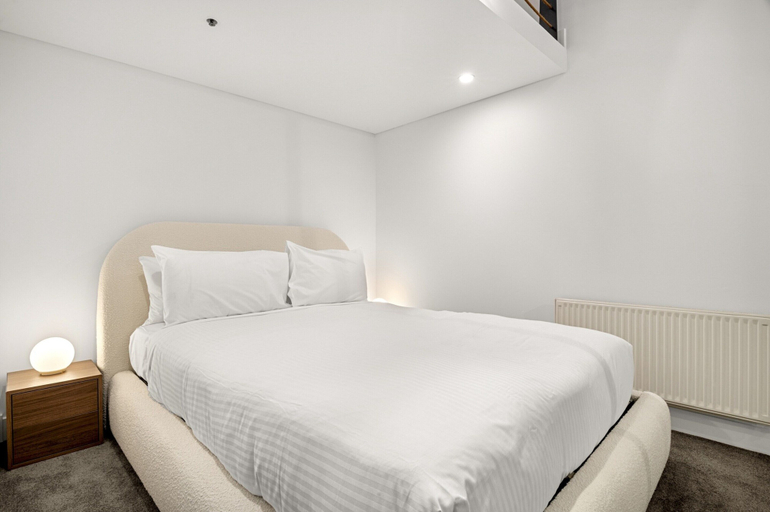 Room, Classic 1-bed City Stay Near Eateries and Laneways, Melbourne