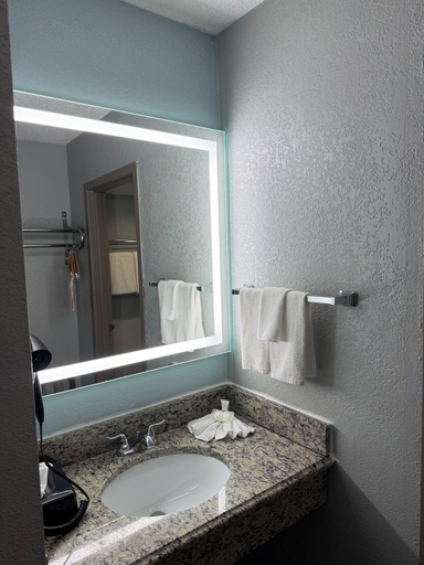 Bathroom, Quality Lodge, Branch