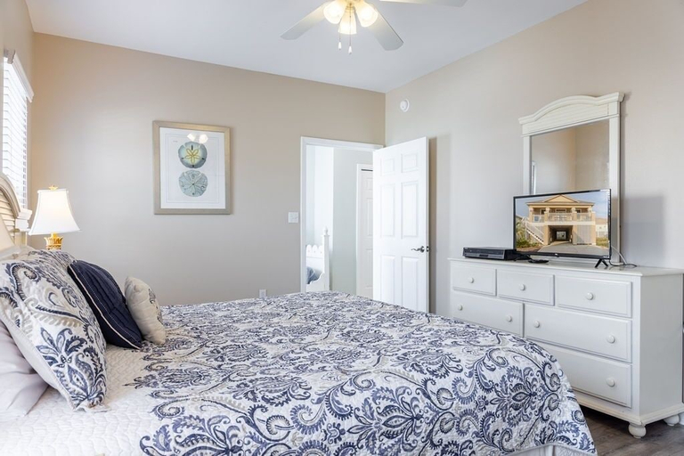 Room 2, Sandy Toes 4 Bedroom Home by RedAwning, Baldwin