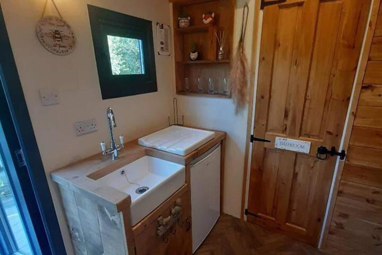 Bathroom 3, Min yr Afon - Cabin - Sleeps 2 - Hot Tub - Parking, Anglesey