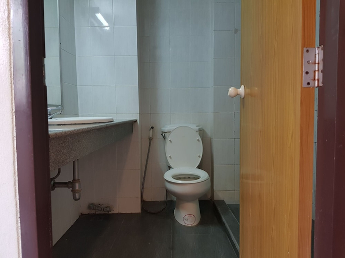 Bathroom 2, Punya Garden, Muang Phitsanulok