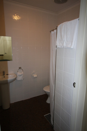 Bathroom 5, Highlander Hotel, Adelaide