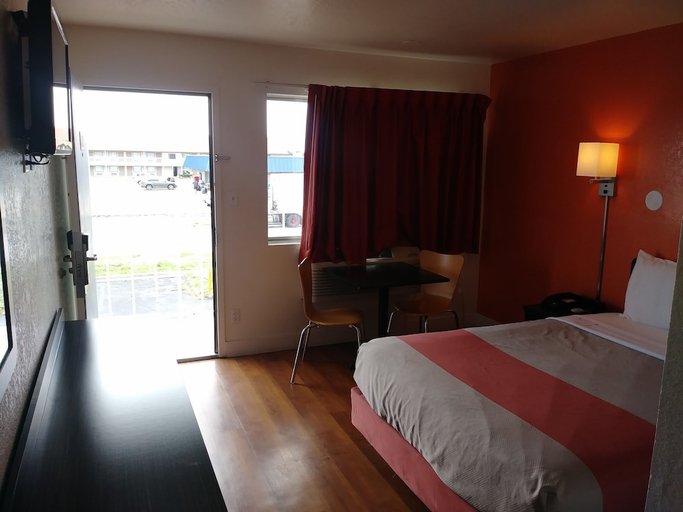Bedroom 5, Motel6 Goodland, KS, Sherman