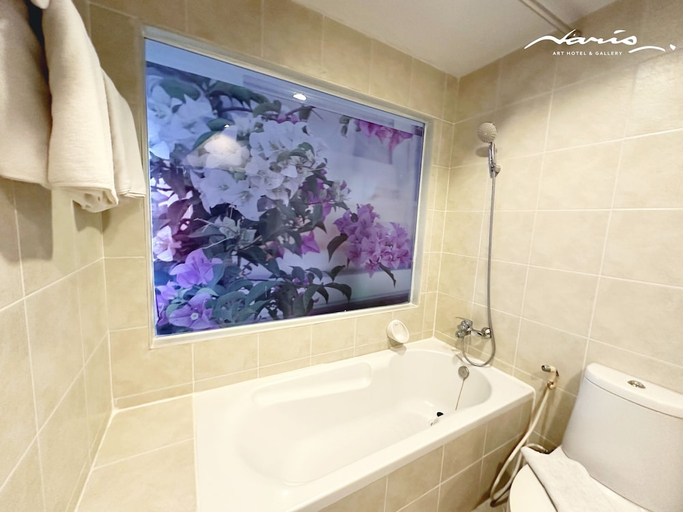 Bathroom 4, Naris Art Hotel, Pattaya