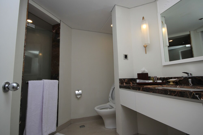 Bathroom 4, Sheraton Lampung Hotel, Bandar Lampung