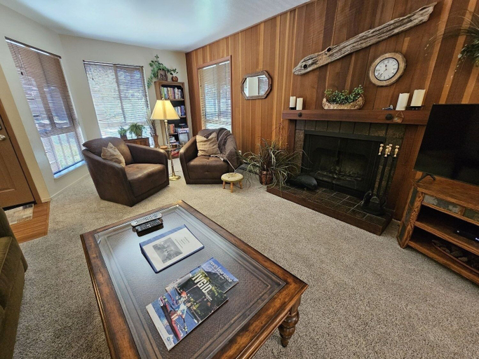 Living area 3, Pinenut Place 1 Bedroom Home by RedAwning, Washoe