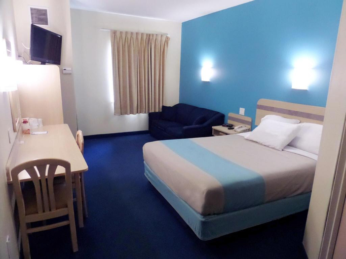 Bedroom 2, Motel6 London, ON - Ontario, Middlesex