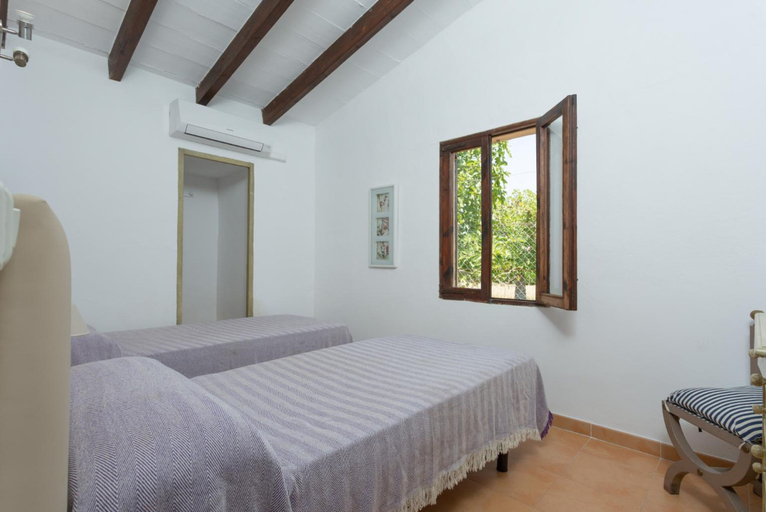 Others 2, Villa Cortijo Large Private Pool A C Wifi, Baleares
