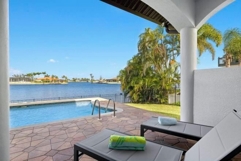 Outdoor pool 3, Villa Stella, Lee