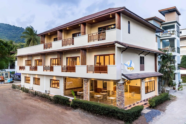 Exterior & Views