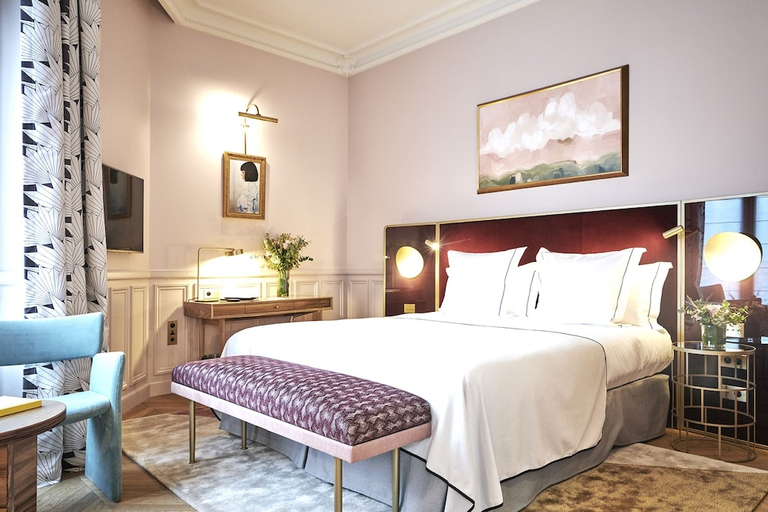 Bedroom 3, Grand Powers, Paris
